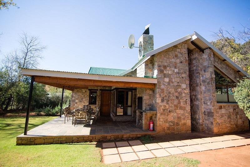 Big Oak Cottages Dullstroom Exterior photo